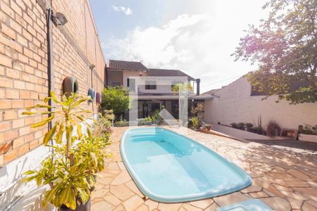Casa à venda com 347m², 4 quartos e 4 vagas Casa à venda com 347m², 4 quartos e 4 vagasPiscina