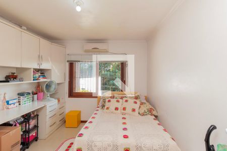 Casa à venda com 347m², 4 quartos e 4 vagas Casa à venda com 347m², 4 quartos e 4 vagasQuarto 2