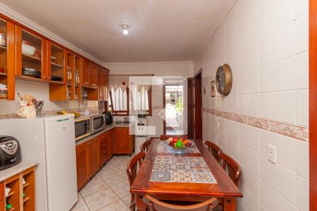 Casa à venda com 347m², 4 quartos e 4 vagas Casa à venda com 347m², 4 quartos e 4 vagasCozinha