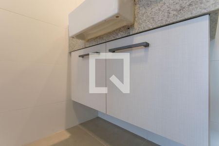 Banheiro de kitnet/studio para alugar com 1 quarto, 36m² em Lapa, Rio de Janeiro