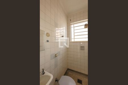 Casa à venda com 300m², 3 quartos e 3 vagas Casa à venda com 300m², 3 quartos e 3 vagasBanheiro de serviço