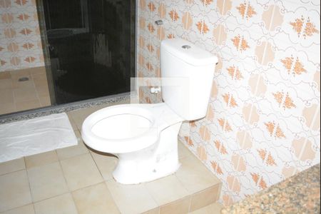 Quarto 1 com banheiro de casa para alugar com 2 quartos, 185m² em Caminho das Árvores, Salvador