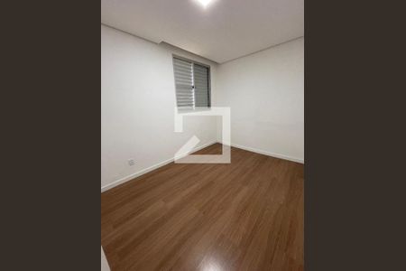 Quarto 2 de apartamento para alugar com 2 quartos, 50m² em Parque Ipê, São Paulo