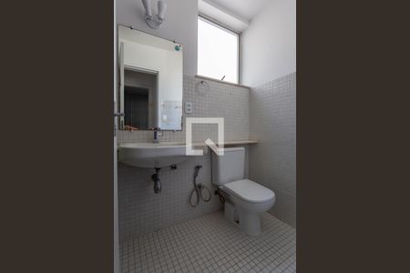 Banheiro Social de apartamento para alugar com 2 quartos, 102m² em Vila Paris, Belo Horizonte