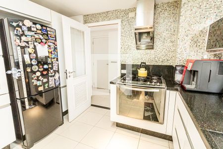 Apartamento à venda com 180m², 4 quartos e 3 vagasCozinha