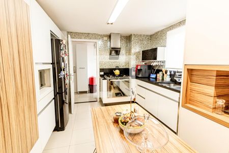 Apartamento à venda com 180m², 4 quartos e 3 vagasCozinha