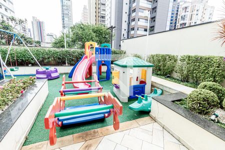Apartamento à venda com 180m², 4 quartos e 3 vagasÁrea comum - Playground