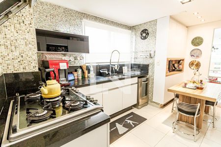 Apartamento à venda com 180m², 4 quartos e 3 vagasCozinha