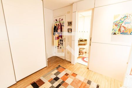 Apartamento à venda com 180m², 4 quartos e 3 vagasQuarto 2