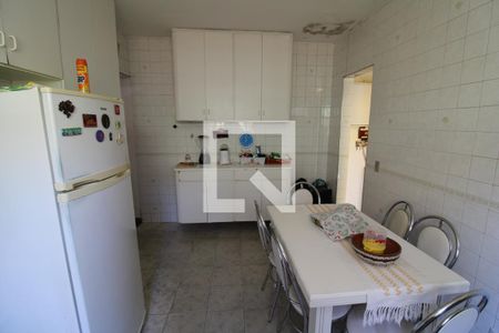 Casa à venda com 149m², 3 quartos e 2 vagasCozinha