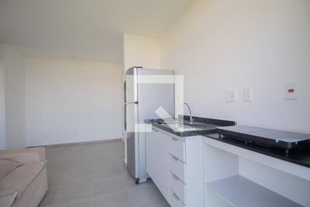 Sala e Cozinha  de kitnet/studio para alugar com 1 quarto, 30m² em Recreio dos Bandeirantes, Rio de Janeiro