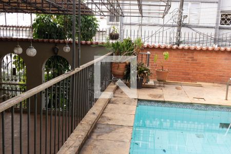 Casa à venda com 400m², 4 quartos e 1 vaga Casa à venda com 400m², 4 quartos e 1 vagaPiscina