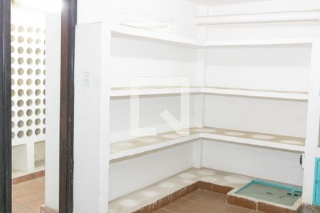 Casa à venda com 400m², 4 quartos e 1 vaga Casa à venda com 400m², 4 quartos e 1 vagaQuarto do Porão