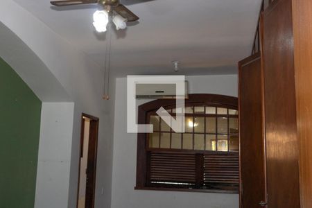 Casa à venda com 400m², 4 quartos e 1 vaga Casa à venda com 400m², 4 quartos e 1 vagaQuarto 2 - Suíte