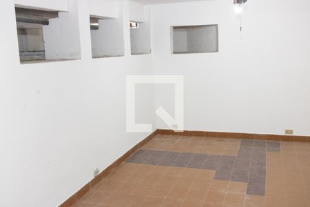 Casa à venda com 400m², 4 quartos e 1 vaga Casa à venda com 400m², 4 quartos e 1 vagaPorão