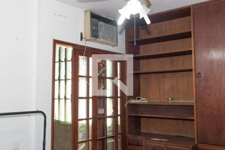 Casa à venda com 400m², 4 quartos e 1 vaga Casa à venda com 400m², 4 quartos e 1 vagaQuarto 1 - Suíte