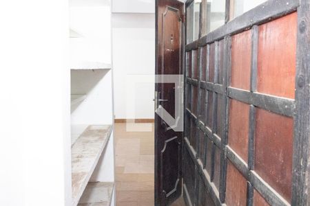 Casa à venda com 400m², 4 quartos e 1 vaga Casa à venda com 400m², 4 quartos e 1 vagaCorredor do Porão