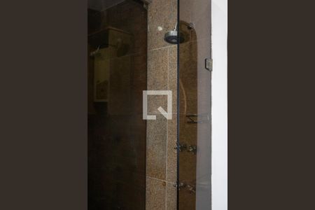 Casa à venda com 400m², 4 quartos e 1 vaga Casa à venda com 400m², 4 quartos e 1 vagaBanheiro da Suíte 2