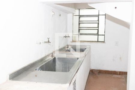 Casa à venda com 400m², 4 quartos e 1 vaga Casa à venda com 400m², 4 quartos e 1 vagaCorredor do Porão