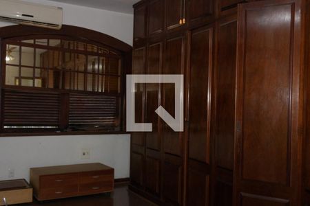 Casa à venda com 400m², 4 quartos e 1 vaga Casa à venda com 400m², 4 quartos e 1 vagaQuarto 2 - Suíte