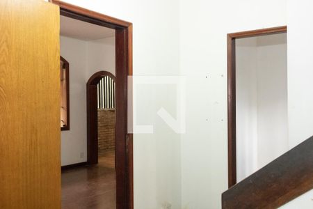 Casa à venda com 400m², 4 quartos e 1 vaga Casa à venda com 400m², 4 quartos e 1 vagaHall