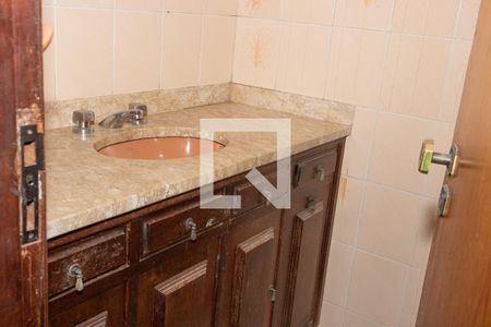 Casa à venda com 400m², 4 quartos e 1 vaga Casa à venda com 400m², 4 quartos e 1 vagaBanheiro Social