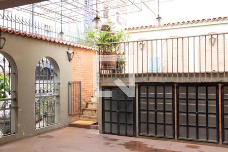 Casa à venda com 400m², 4 quartos e 1 vaga Casa à venda com 400m², 4 quartos e 1 vagaTerraço