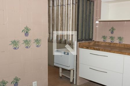 Casa à venda com 400m², 4 quartos e 1 vaga Casa à venda com 400m², 4 quartos e 1 vagaCozinha