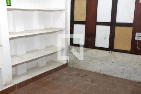 Casa à venda com 400m², 4 quartos e 1 vaga Casa à venda com 400m², 4 quartos e 1 vagaPorão