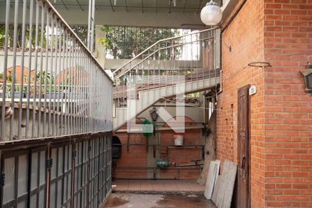 Casa à venda com 400m², 4 quartos e 1 vaga Casa à venda com 400m², 4 quartos e 1 vagaTerraço