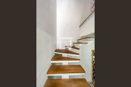 Casa para alugar com 470m², 3 quartos e NaN vagasEscadas