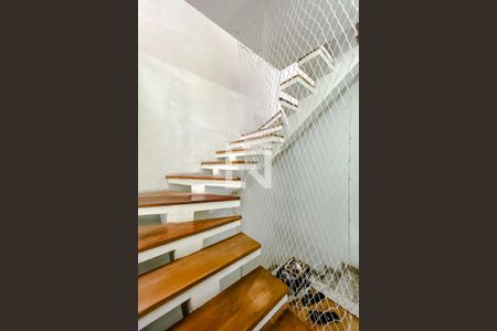 Casa para alugar com 470m², 3 quartos e NaN vagasEscadas