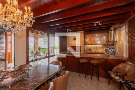 Apartamento à venda com 300m², 3 quartos e 5 vagas Apartamento à venda com 300m², 3 quartos e 5 vagasSala de Jantar