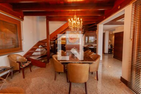 Apartamento à venda com 300m², 3 quartos e 5 vagas Apartamento à venda com 300m², 3 quartos e 5 vagasSala de Jantar