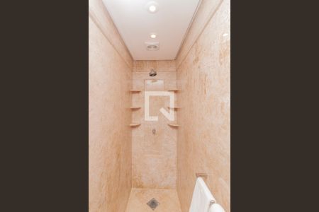 Apartamento à venda com 300m², 3 quartos e 5 vagas Apartamento à venda com 300m², 3 quartos e 5 vagasBanheiro 2