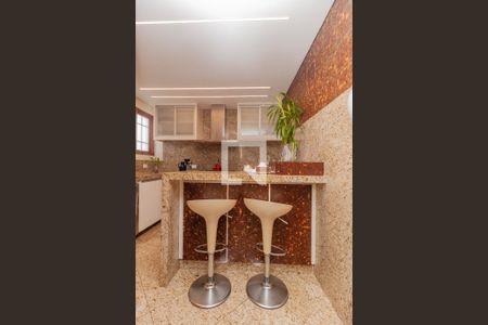 Apartamento à venda com 300m², 3 quartos e 5 vagas Apartamento à venda com 300m², 3 quartos e 5 vagasCozinha