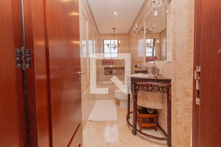 Apartamento à venda com 300m², 3 quartos e 5 vagas Apartamento à venda com 300m², 3 quartos e 5 vagasBanheiro 2