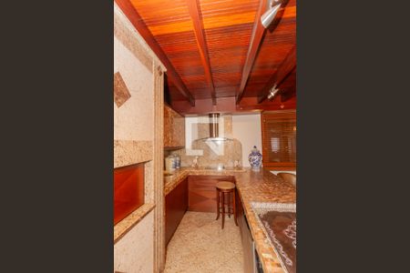 Apartamento à venda com 300m², 3 quartos e 5 vagas Apartamento à venda com 300m², 3 quartos e 5 vagasChurrasqueira