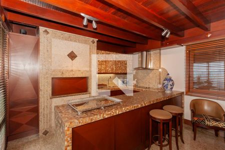 Apartamento à venda com 300m², 3 quartos e 5 vagas Apartamento à venda com 300m², 3 quartos e 5 vagasChurrasqueira