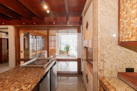 Apartamento à venda com 300m², 3 quartos e 5 vagas Apartamento à venda com 300m², 3 quartos e 5 vagasChurrasqueira