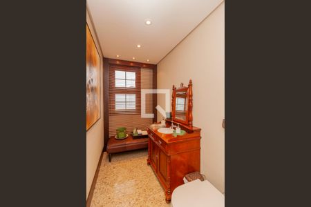 Apartamento à venda com 300m², 3 quartos e 5 vagas Apartamento à venda com 300m², 3 quartos e 5 vagasBanheiro Social