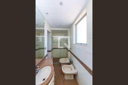 Apartamento à venda com 145m², 4 quartos e 3 vagasBanheiro da Suíte