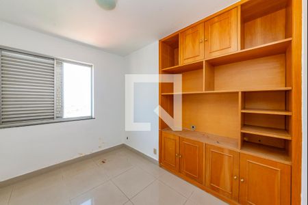 Apartamento à venda com 145m², 4 quartos e 3 vagasQuarto 2