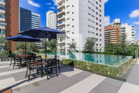 Studio para alugar com 24m², 1 quarto e sem vaga Studio para alugar com 24m², 1 quarto e sem vagaÁrea comum - Piscina