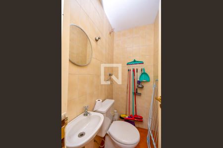 Apartamento à venda com 199m², 3 quartos e 3 vagas Apartamento à venda com 199m², 3 quartos e 3 vagasBanheiro Área de Serviço