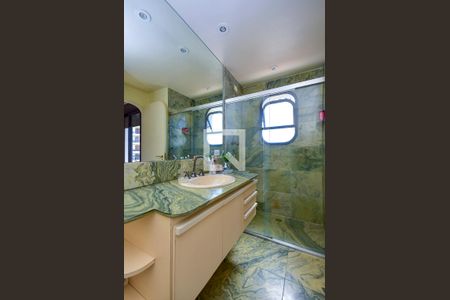 Apartamento à venda com 199m², 3 quartos e 3 vagas Apartamento à venda com 199m², 3 quartos e 3 vagasBanheiro 2