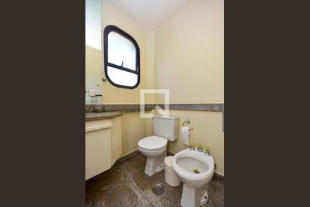 Apartamento à venda com 199m², 3 quartos e 3 vagas Apartamento à venda com 199m², 3 quartos e 3 vagasBanheiro 4