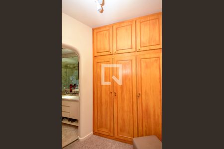 Apartamento à venda com 199m², 3 quartos e 3 vagas Apartamento à venda com 199m², 3 quartos e 3 vagasQuarto 1