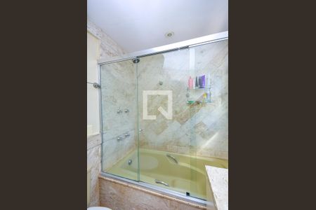 Apartamento à venda com 199m², 3 quartos e 3 vagas Apartamento à venda com 199m², 3 quartos e 3 vagasBanheiro 1