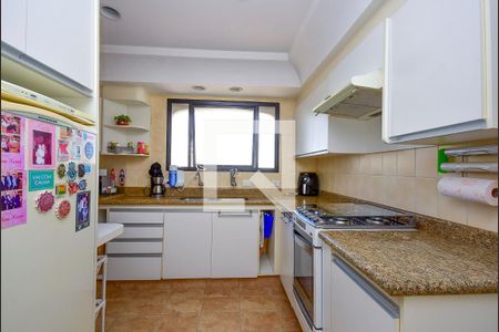 Apartamento à venda com 199m², 3 quartos e 3 vagas Apartamento à venda com 199m², 3 quartos e 3 vagasCozinha